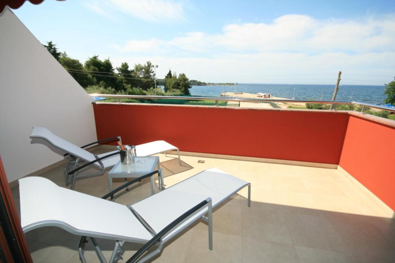 Villa Egida Capris โลเวร็ตชิกา ภายนอก รูปภาพ